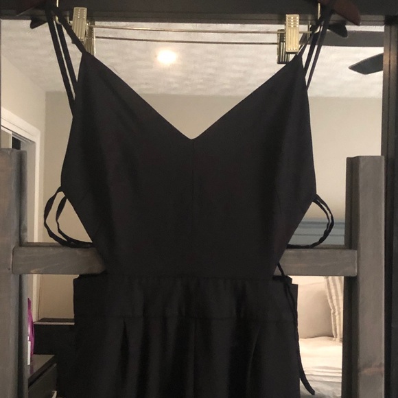 Black backness jumpsuit - Picture 3 of 3